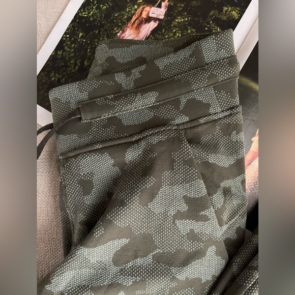 Lululemon Ready To Rulu Joggers 29” In Heritage Camo Dark Olive Green Size 2 - Picture 14 of 16
